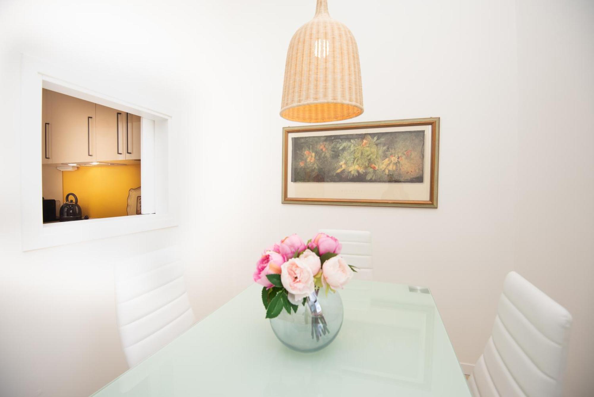 West Park Suite With Parking By Holiday Solutions Como Buitenkant foto